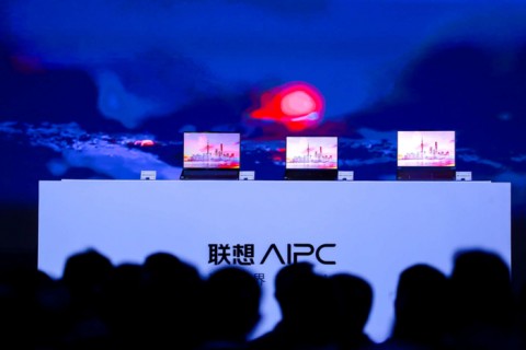 从“阿玲”喊你吃饭到半夜卖拌面：福建这波AI智播，真的不是“玩具”！